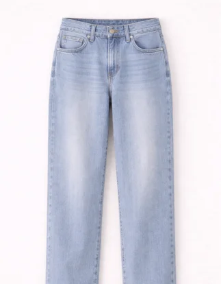 Women Relaxed Fit Jeans image 3